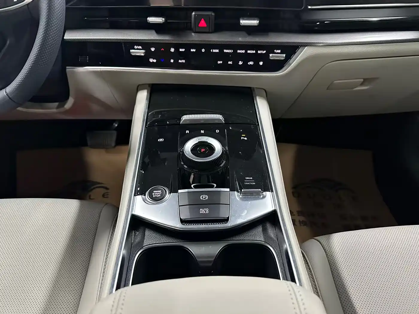 KIA LION PLATINUM EXPANDS THE WORLD