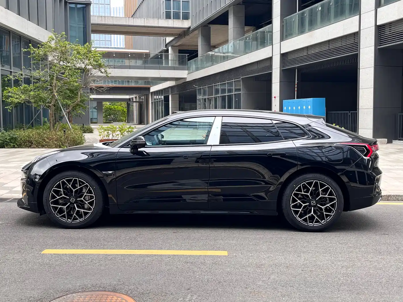 ZEEKR EXTREME KRYPTON 001