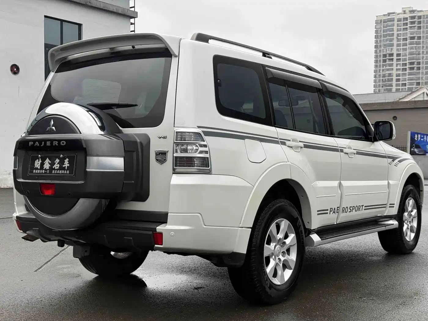 Mitsubishi Pajero (Import) 2018 3.0L Automatic Standard Edition фото 14