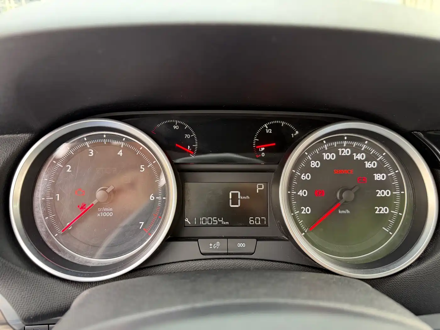 Peugeot 408 2015 Model 1.2T Automatic Luxury Edition фото 19