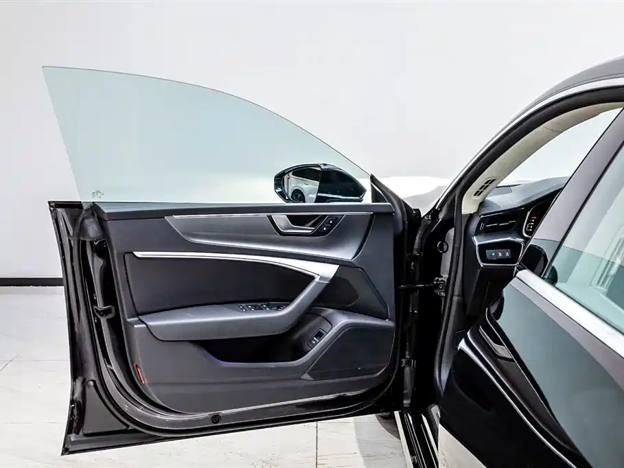 Audi A7L 2024 45TFSI S-line Dream Edition Crystal Package фото 8