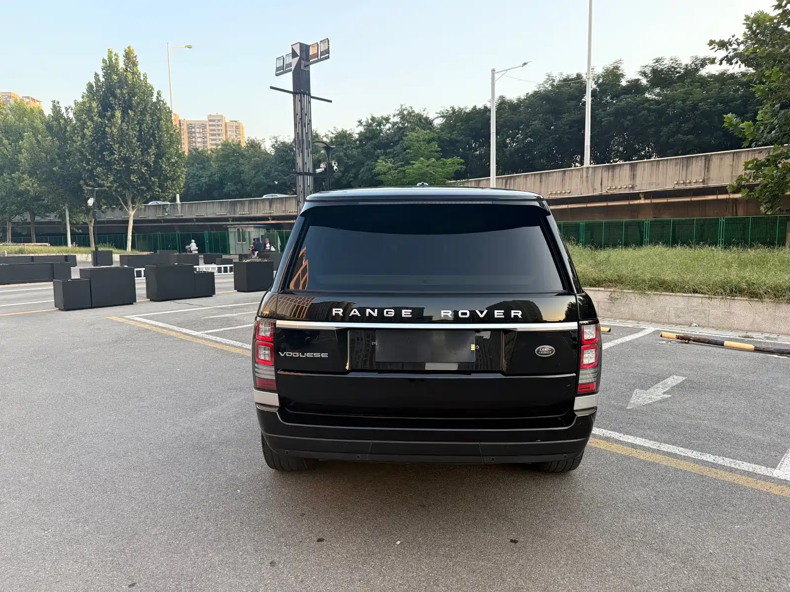 Photo 13 - Land Rover Range Rover