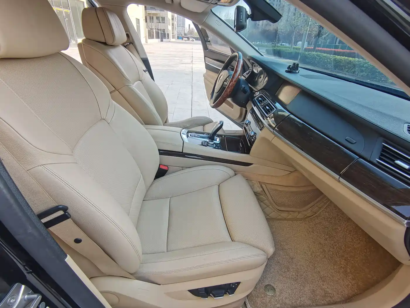 BMW 7 Series 2009 730Li Luxury фото 12