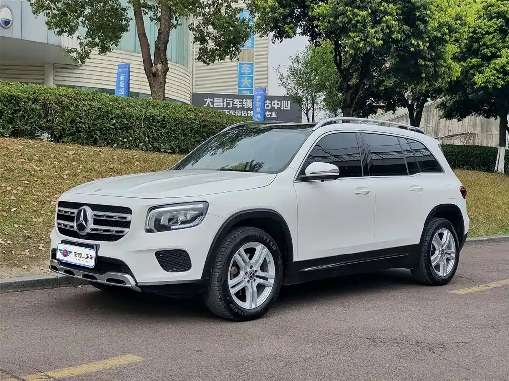 MERCEDES-BENZ GLB
