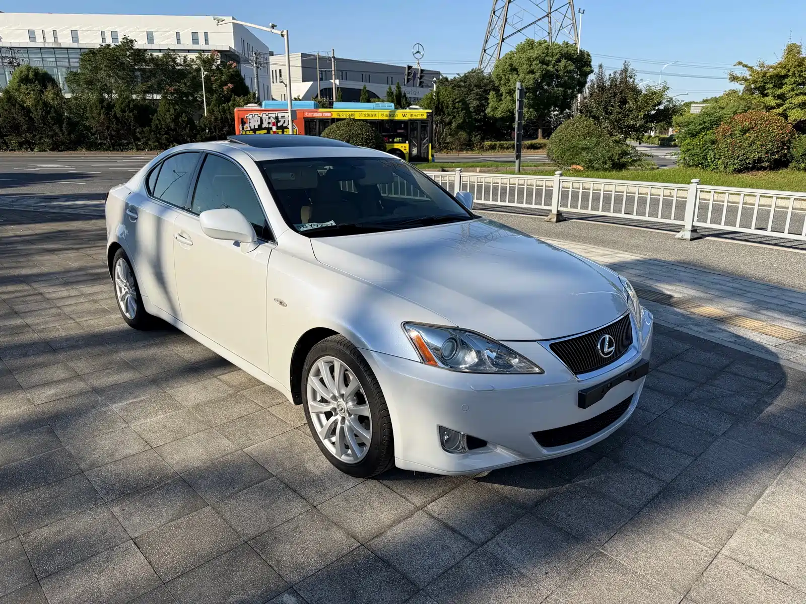 Фото 3 - Lexus IS