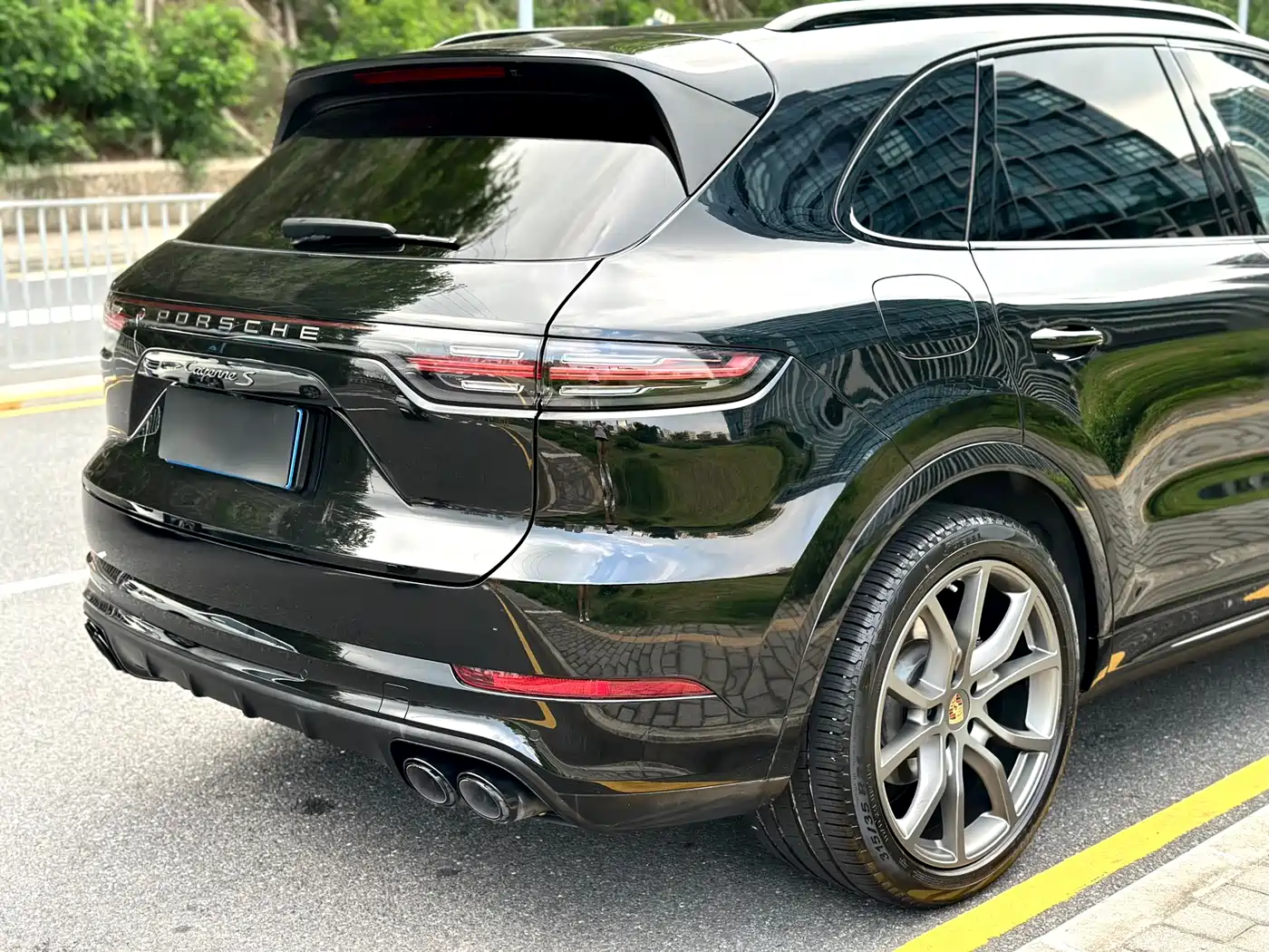 Porsche Cayenne 2023 Cayenne S 2.9T Platinum Edition фото 12