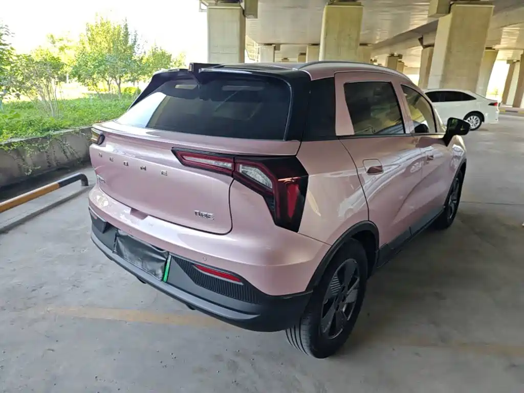 Фото 7 - Geely Geometry E Firefly