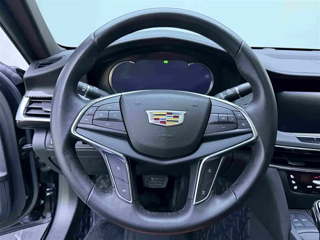 Фото 20 - Cadillac CT6