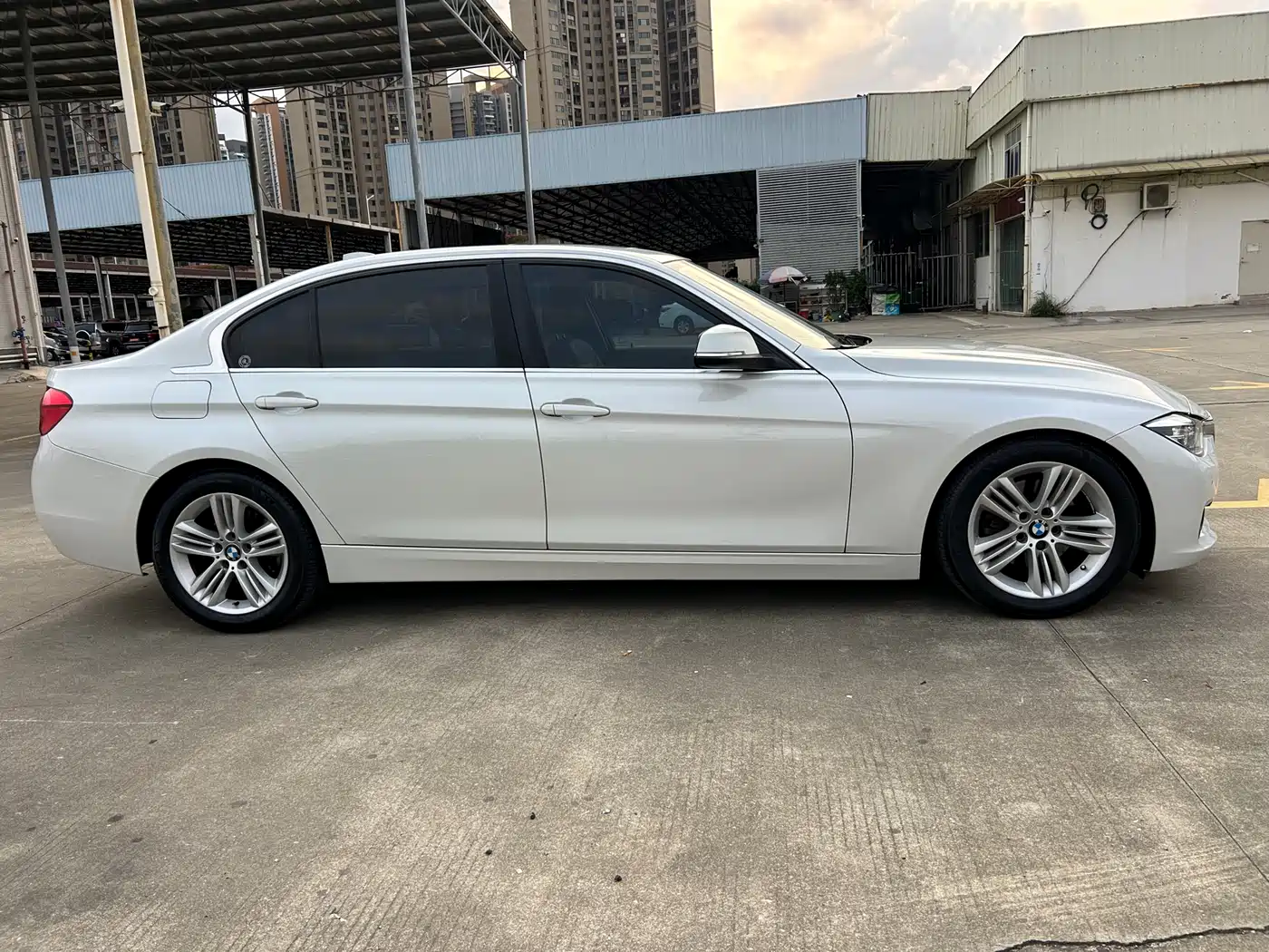 BMW 3 Series 2017 320Li Fashion фото 4