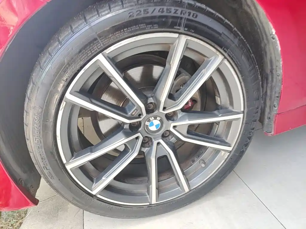 Photo 23 - BMW 3 Series