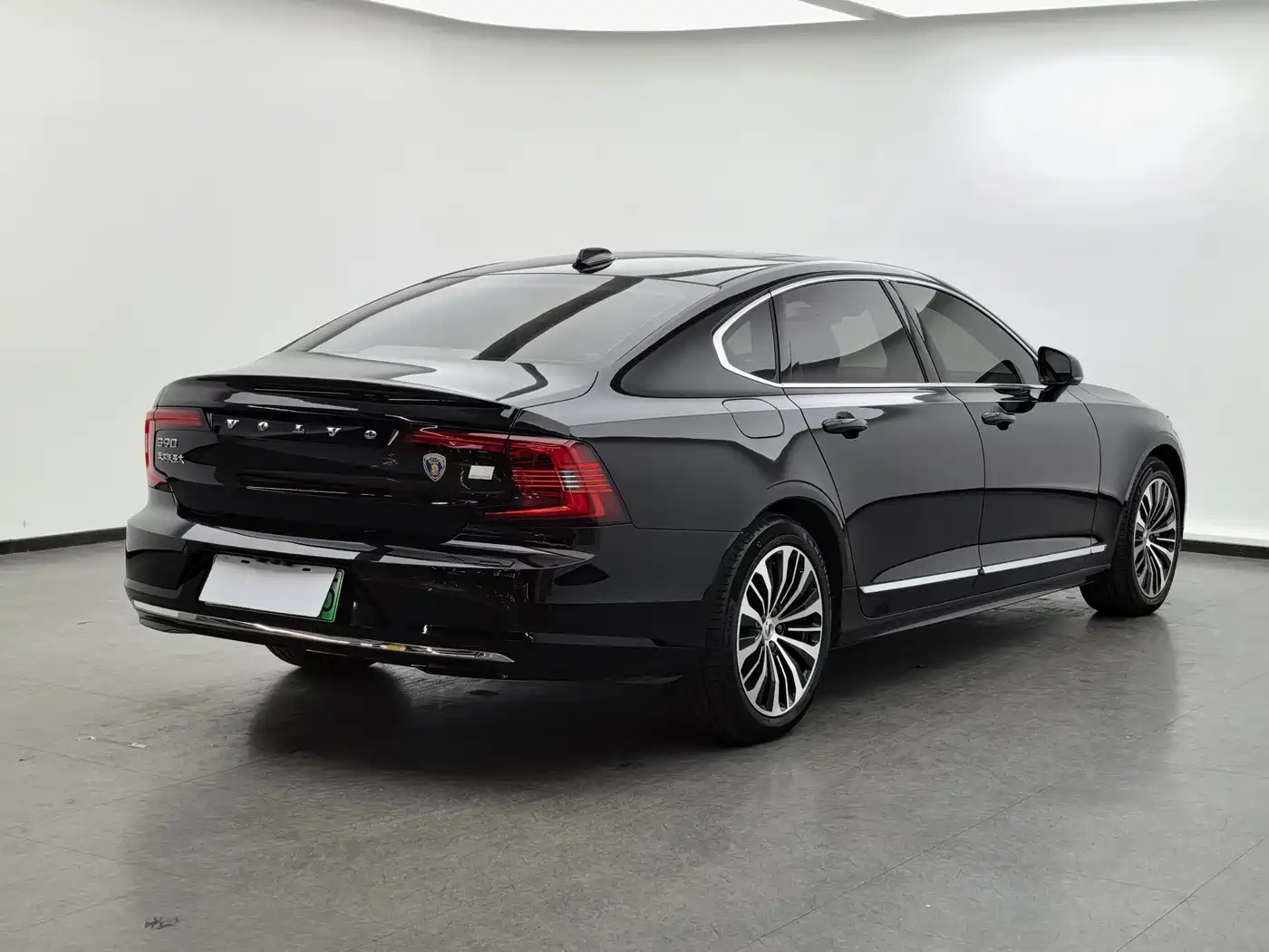 Volvo S90 Plug-in Hybrid 2024 2024 PHEV AWD Long Range Momentum Luxury Edition