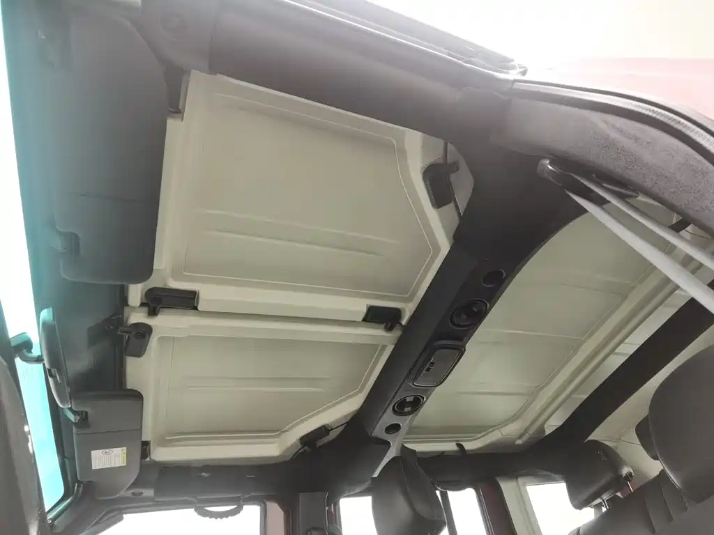 BAIC ORV Beijing Offroad BJ40 2016 2016 Model 40L 2.0T Manual 4WD Premium