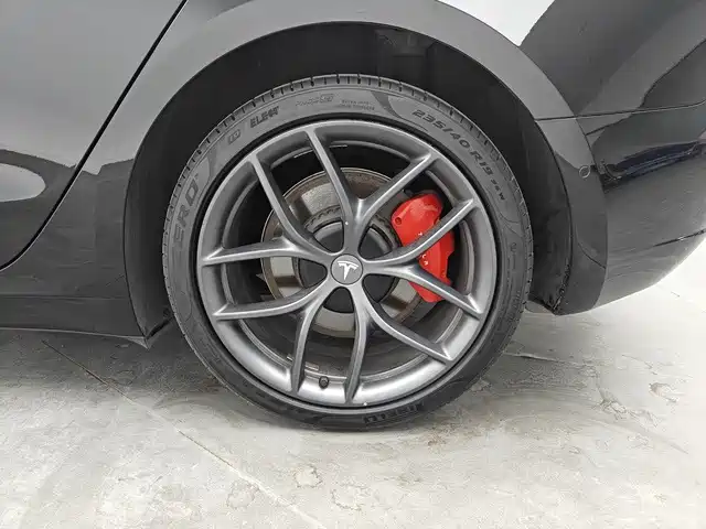 Фото 7 - Tesla Model 3