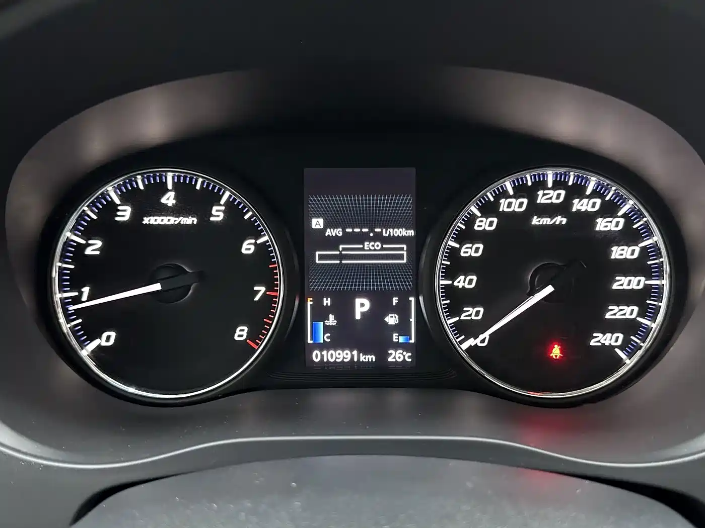 Mitsubishi Outlander 2023 2021 Facelift 2.0L 2WD Premium Edition 5-Seater