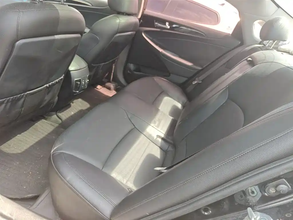 Hyundai Sonata 2014 2.4L Automatic Luxury Edition China IV фото 17