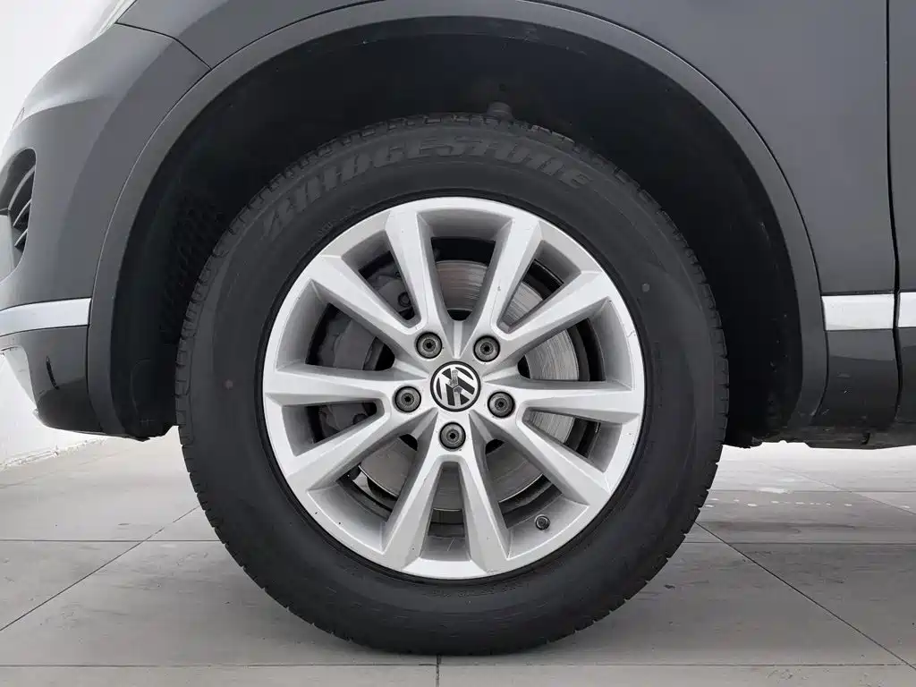 Фото 17 - Volkswagen Touareg