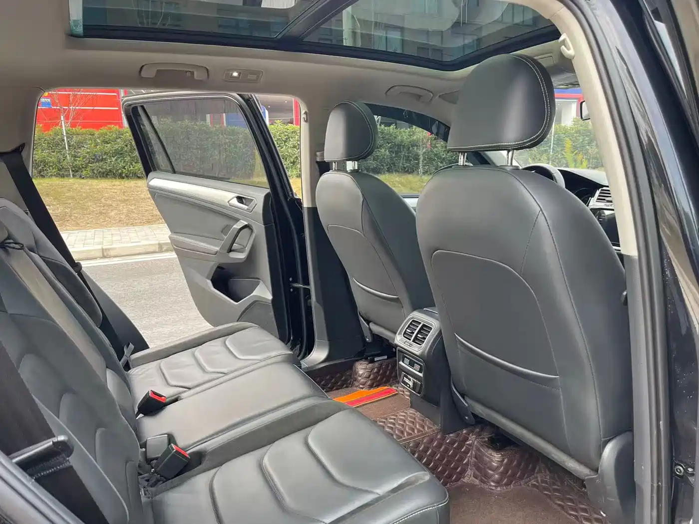 Volkswagen Tiguan L 2019 330TSI Automatic 2WD Panorama Comfort Edition China VI фото 13