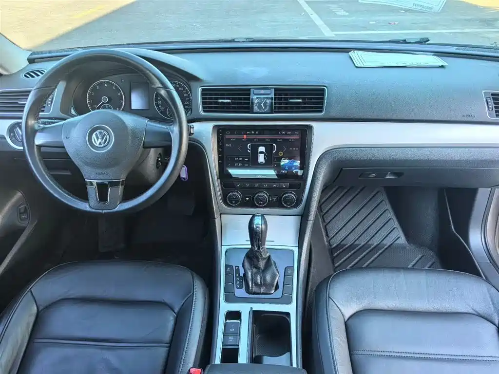 Volkswagen Passat 2014 1.8TSI DSG Luxury Edition фото 5