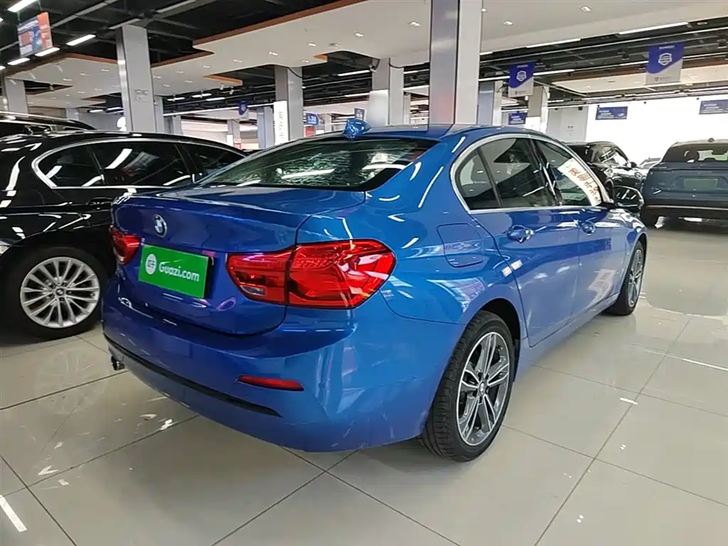 BMW 1 Series 2018 118i Sport Edition фото 7
