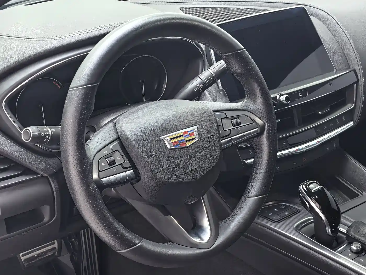 Фото 9 - Cadillac CT5