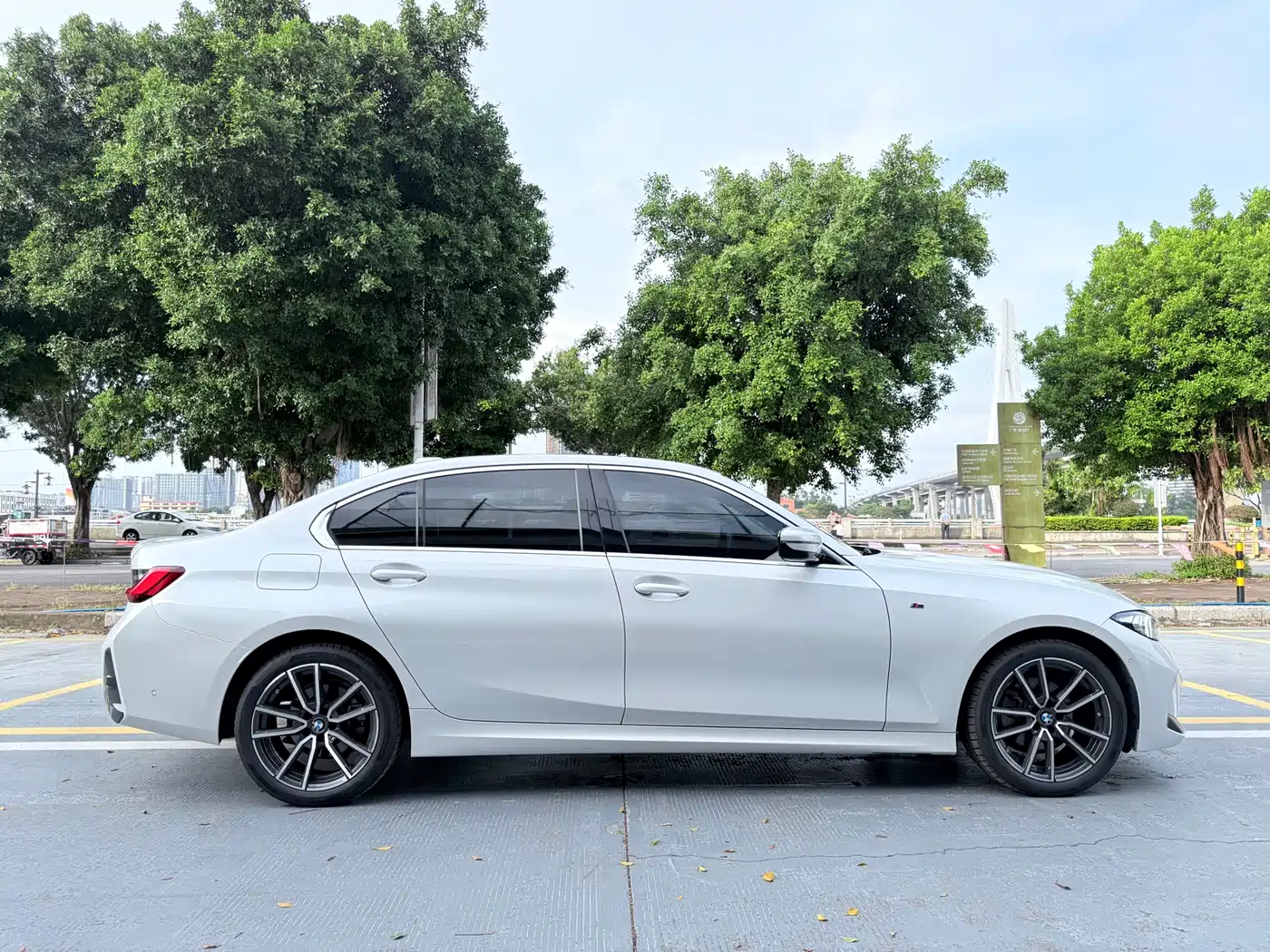 BMW 3 Series 2023 325Li M Sport Package фото 4