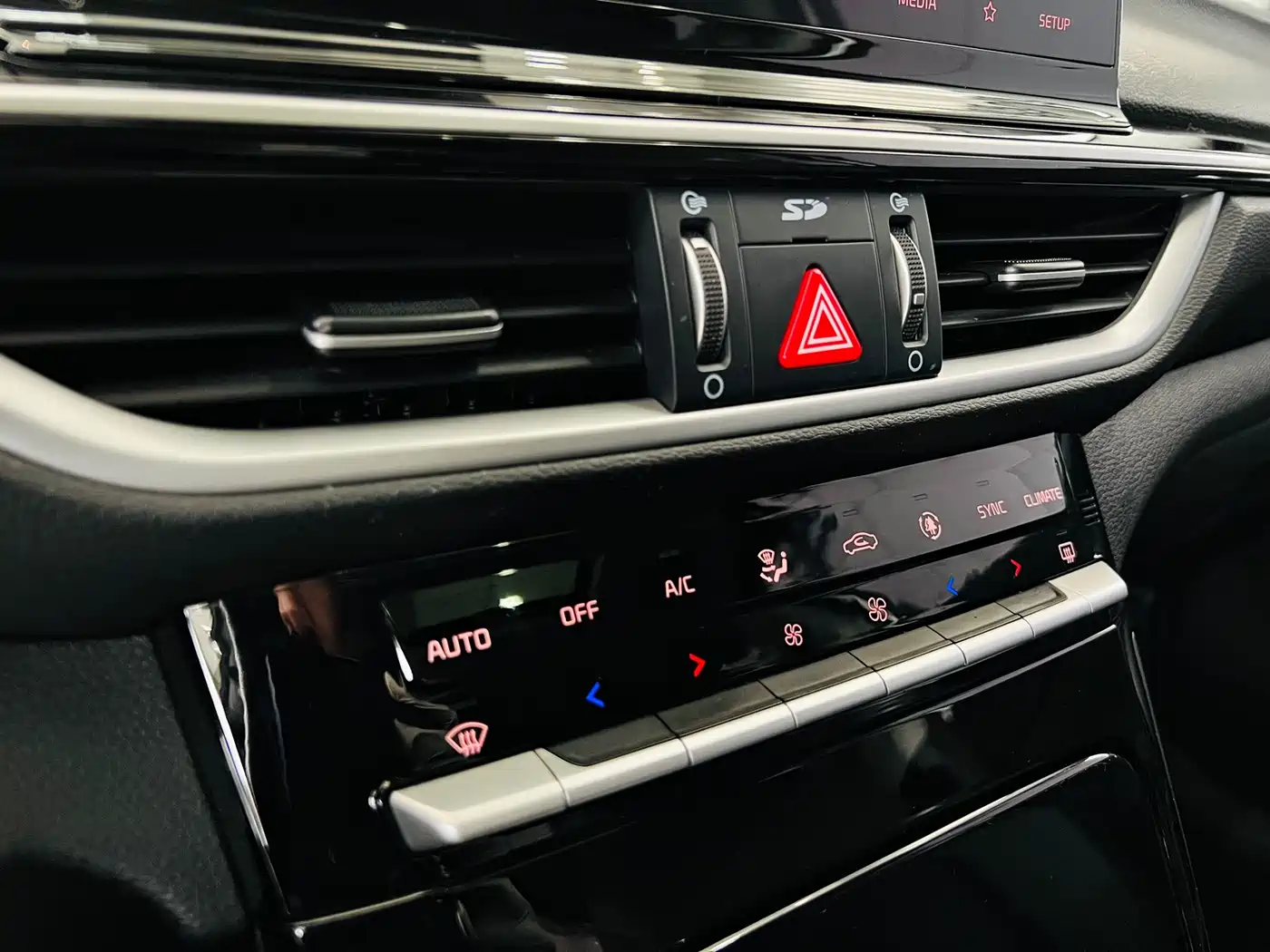 Kia K3 2020 1.5L CVT New Edge Sunroof Version фото 21