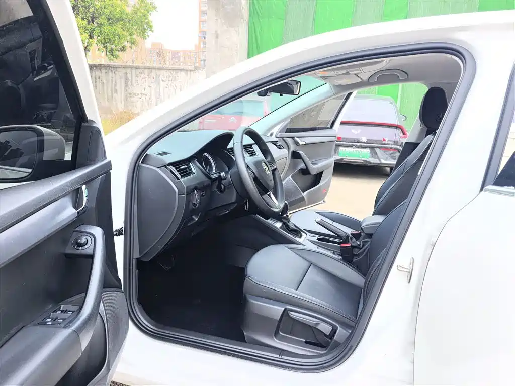 Škoda Octavia 2022 1.5L Automatic Comfort Edition фото 12