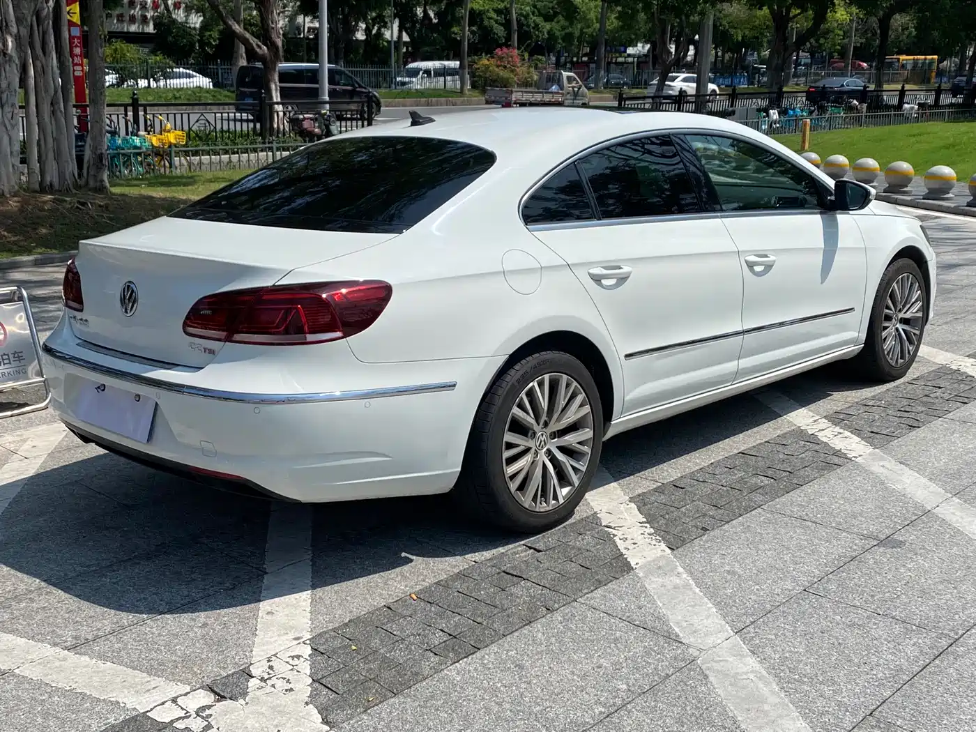 Volkswagen FAW-Volkswagen CC 2013 2.0TSI Premium фото 19