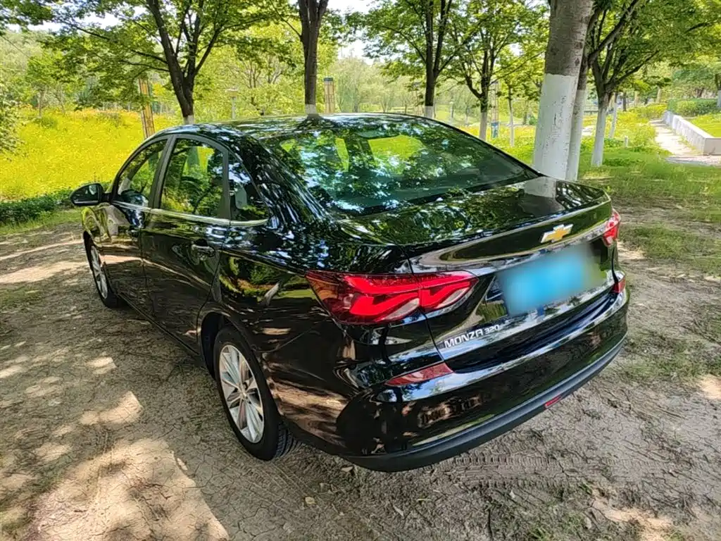 CHEVROLET CRUZE