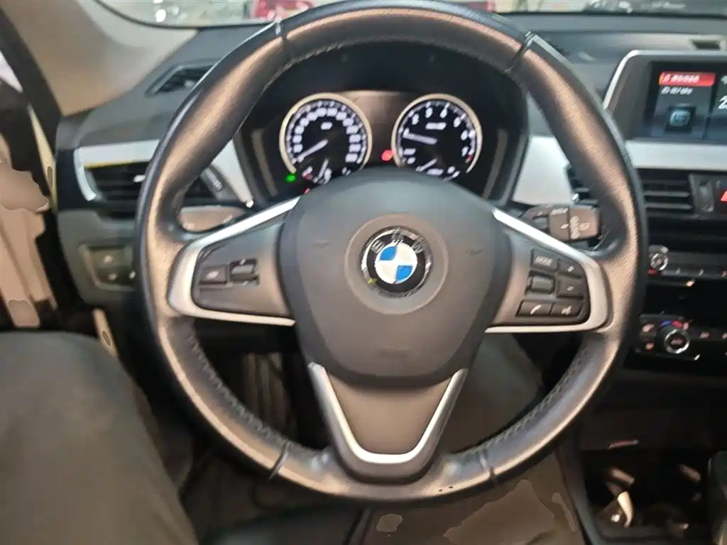 BMW X1 2019 sDrive18Li Fashion Model фото 11