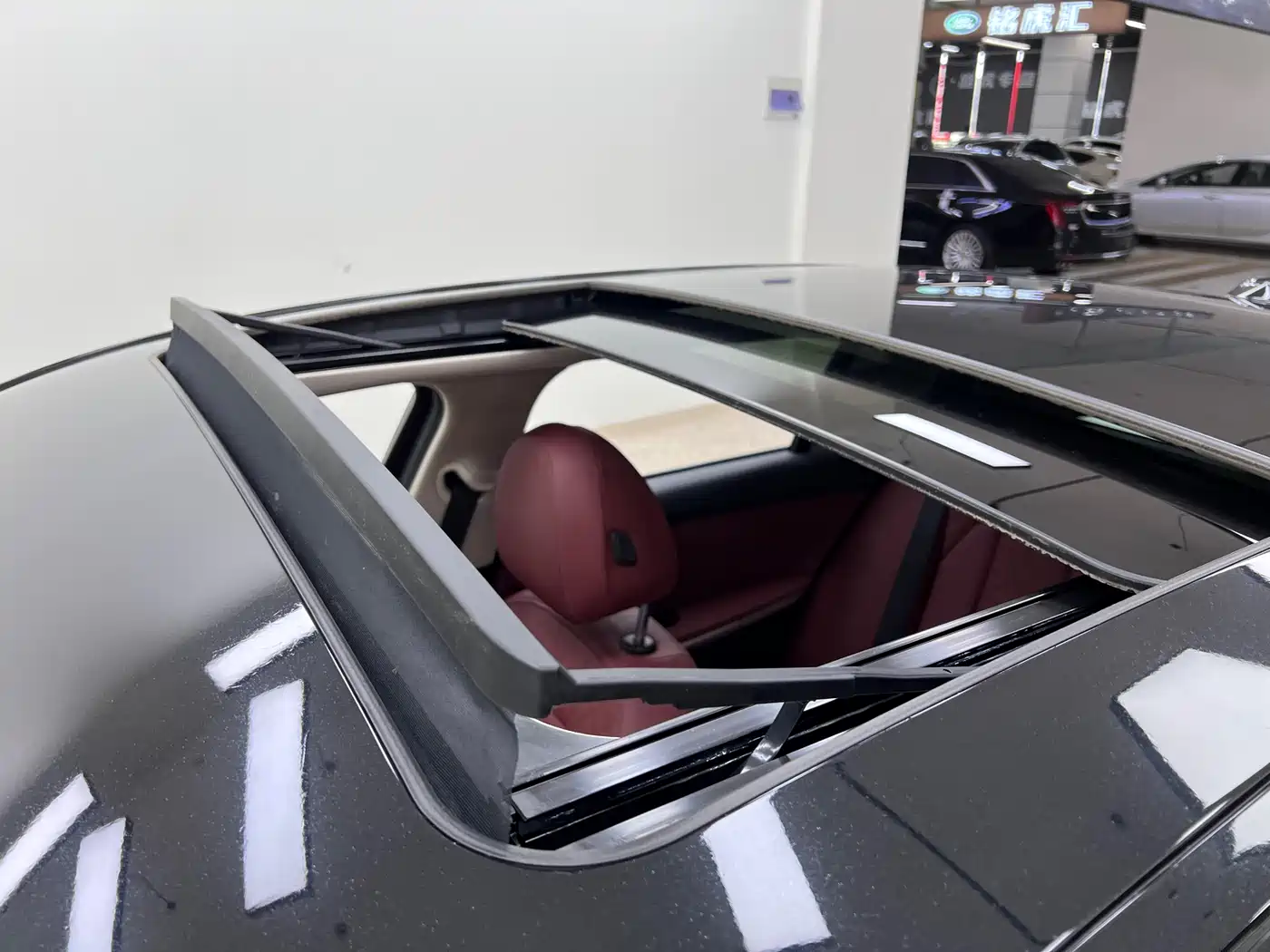 BMW 3 Series 2023 325Li M Sport Black Night Package фото 32