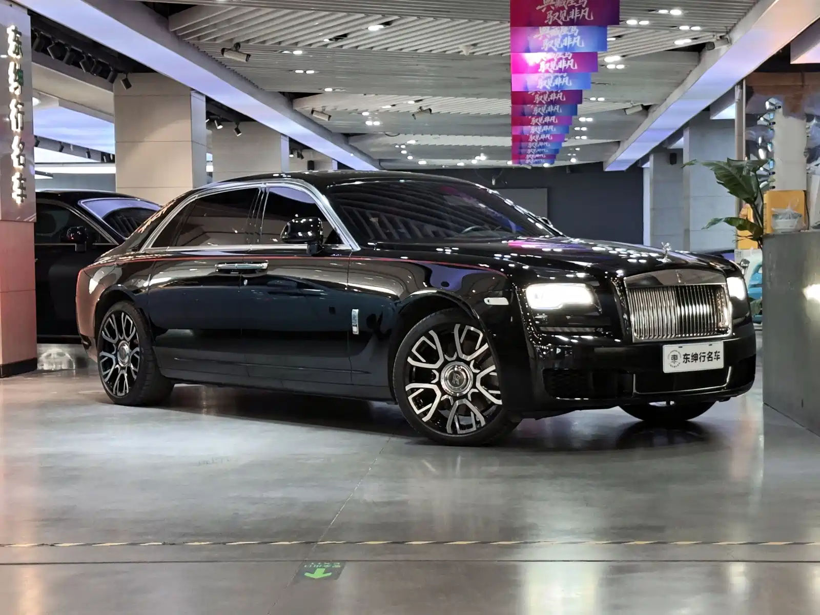 Фото 3 - Rolls-Royce Ghost