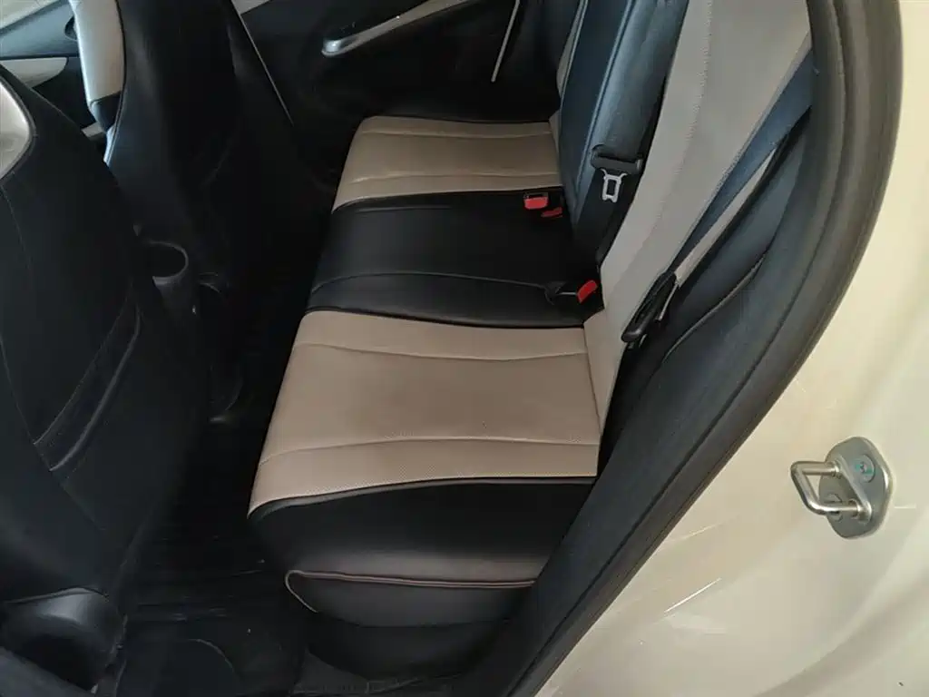 BYD Dolphin 2024 Glory Edition 420km Fashion Edition фото 17