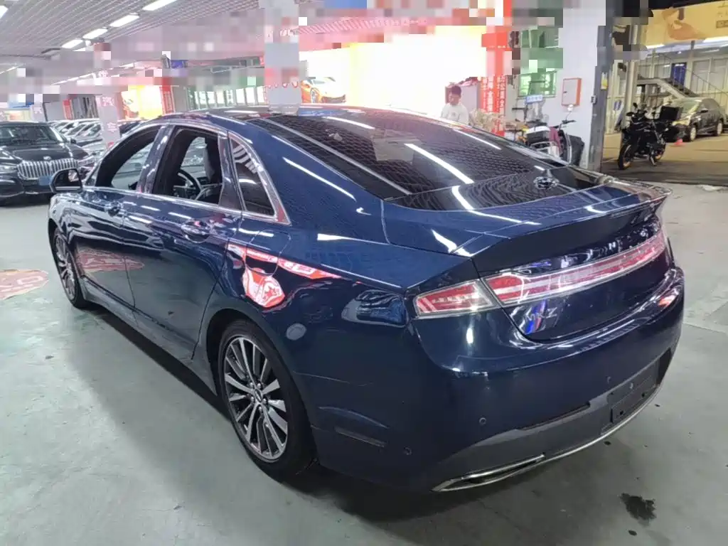 2021 Lincoln MKZ