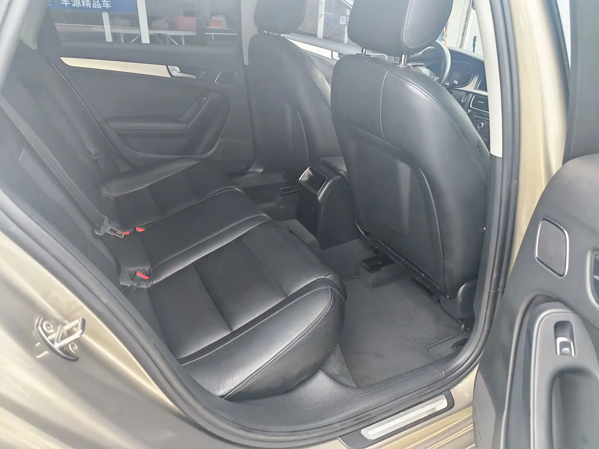 Фото 7 - Audi A4L