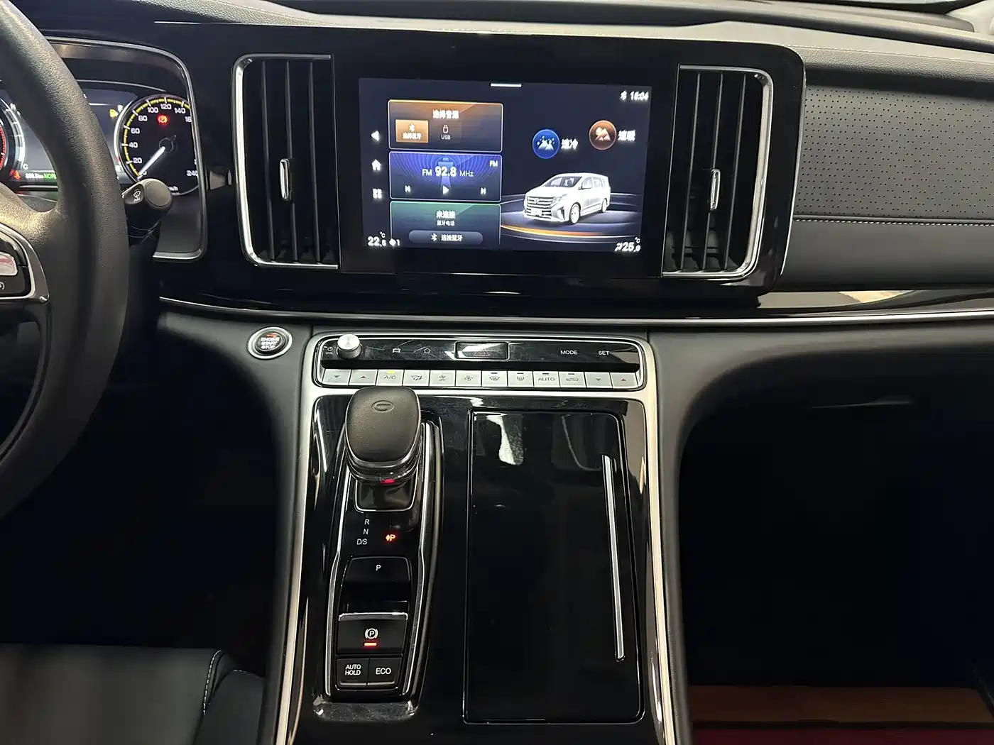 GAC Trumpchi Trumpchi M8 2024 Leadershow Series 390T Luxury Edition фото 15