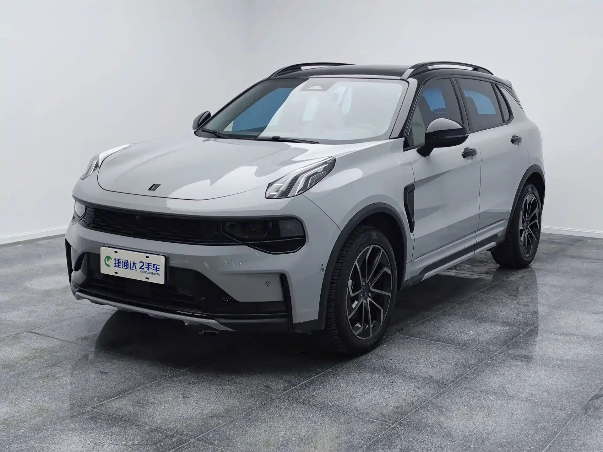 Photo 1 - Lynk & Co 01