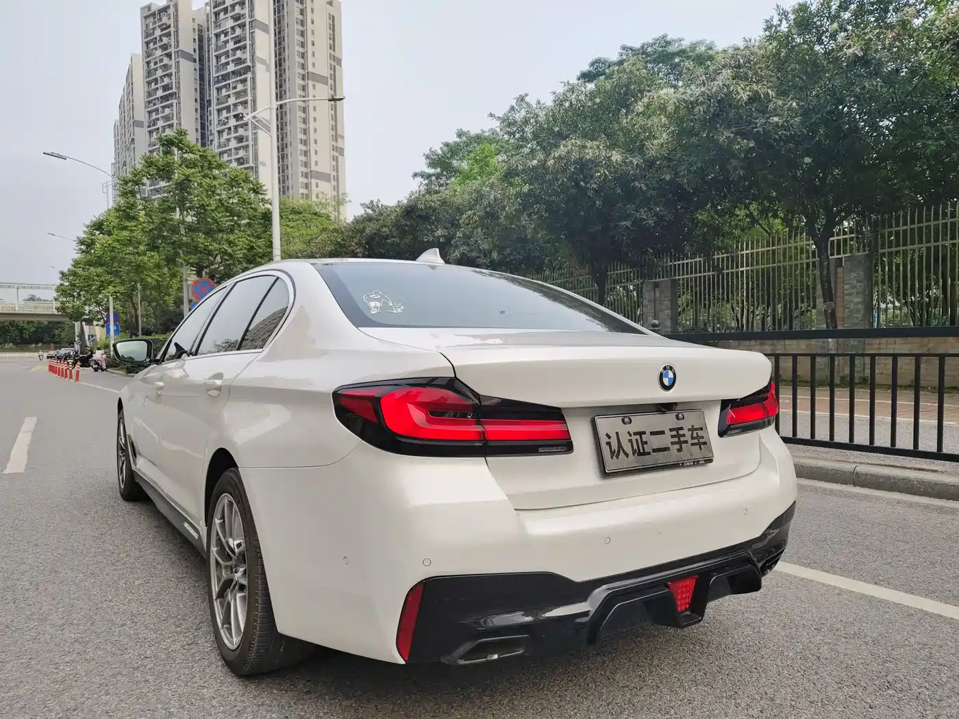 BMW 5 Series 2021 525Li Luxury Package фото 2