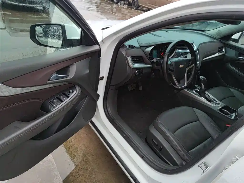 Chevrolet Malibu 2017 1.5T Automatic Luxury Edition фото 16