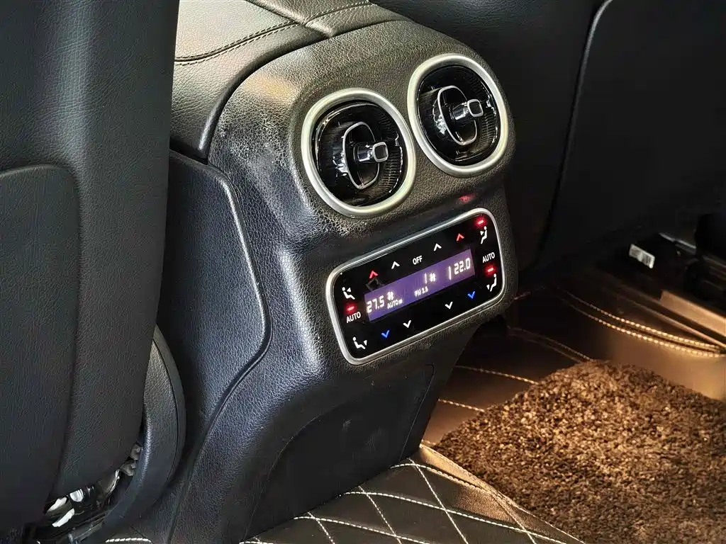 Mercedes-Benz GLC 2023 GLC 260 L 4MATIC Sport 5-seater фото 12