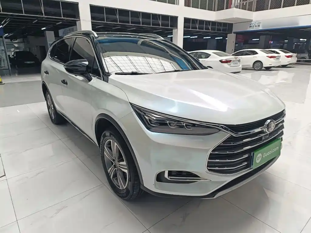 Фото 4 - BYD Tang