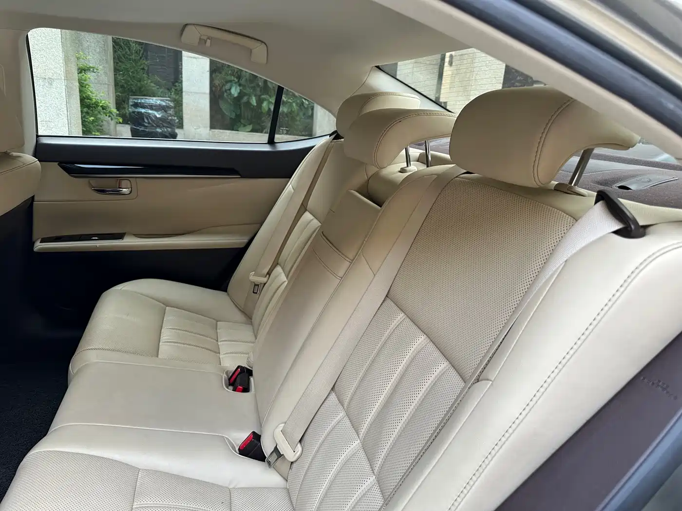 Lexus ES 2015 200 Elite Edition фото 19