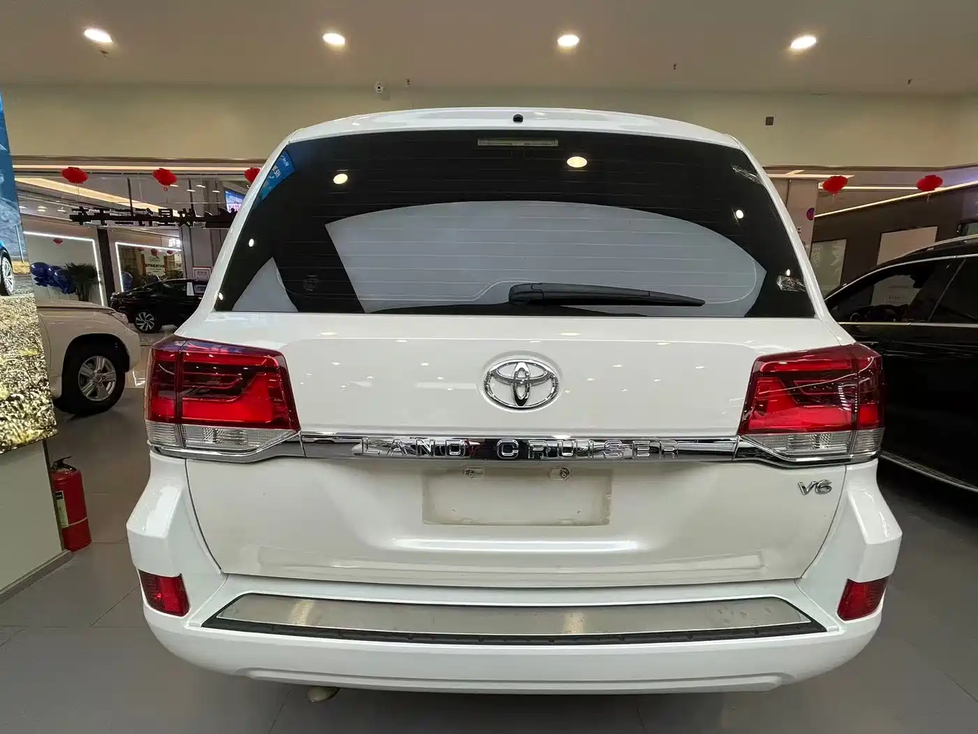 Toyota Land Cruiser (Import) 2016 2015 4.0L V6 Middle East Low Configuration Edition