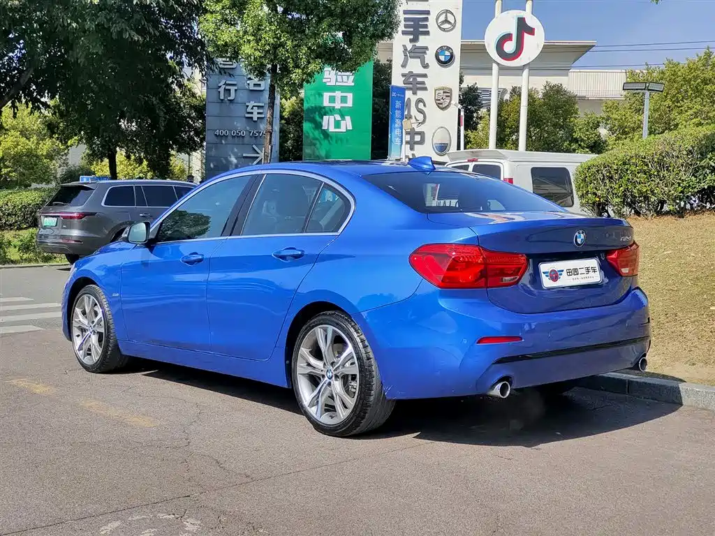 BMW 1 Series 2017 125i Sport фото 4