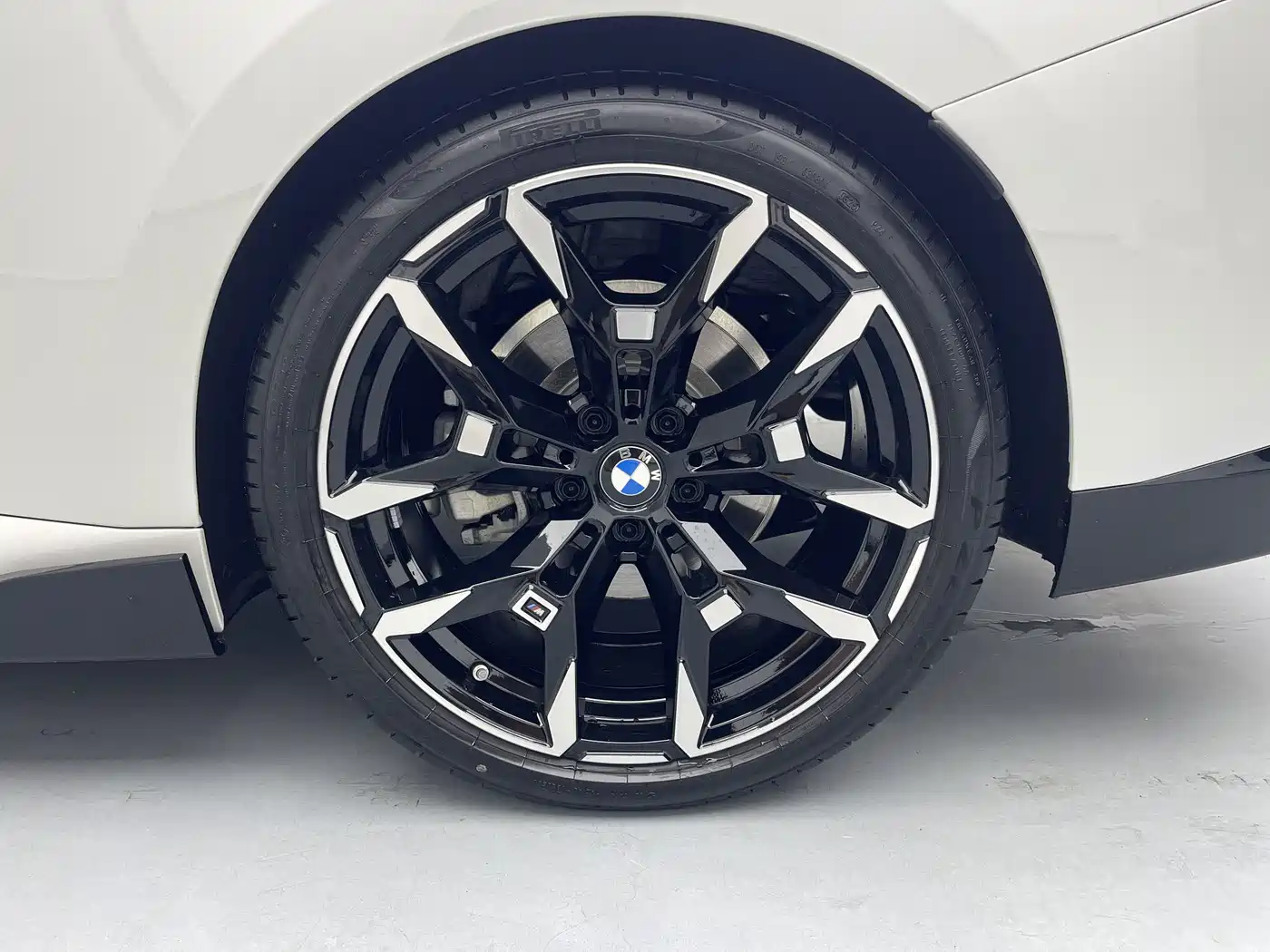 BMW 2 Series (Import) 2026 2025 225i M Sport Shadowline Package
