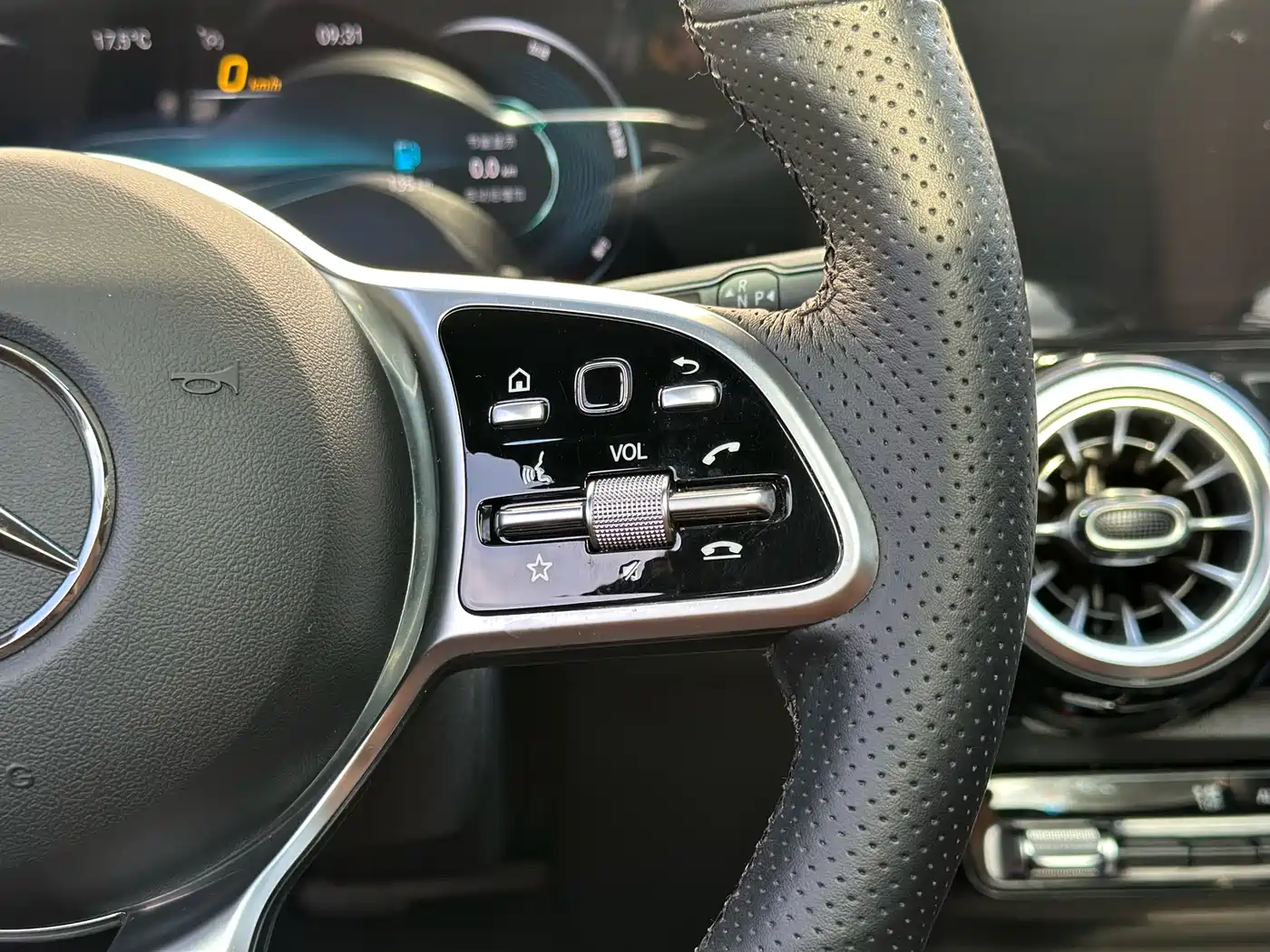 Mercedes-Benz GLB 2022 Facelift GLB 200 Fashion Style фото 20