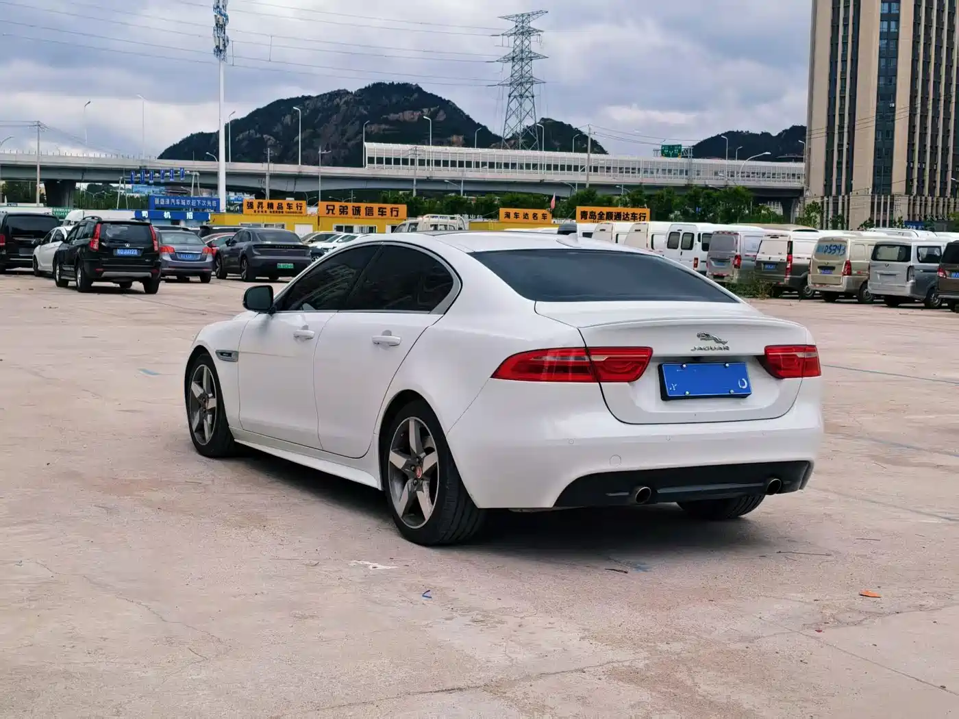 Jaguar XE 2016 2015 2.0T 200PS R-Sport