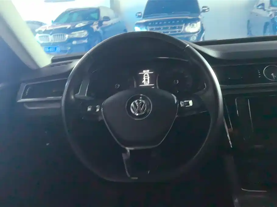 Volkswagen Passat 2017 330TSI DSG Prestige фото 15