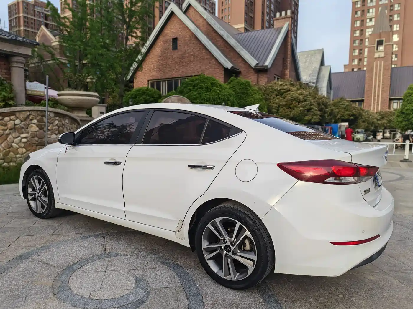 Hyundai Elantra 2016 Model 1.6L Automatic Smart Elite фото 7