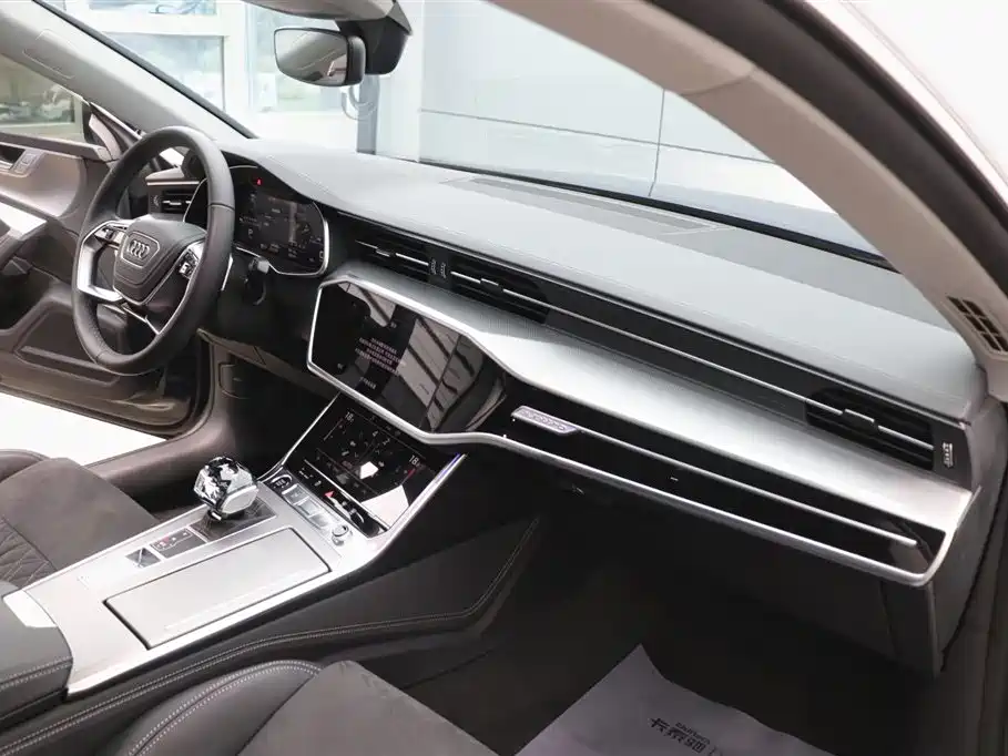 Audi A7L 2024 45 TFSI quattro Premium Luxury фото 23
